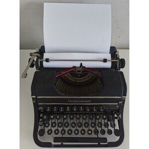 Vintage Underwood Universal Four Bank Portable Manual Typewriter w/ Original Box